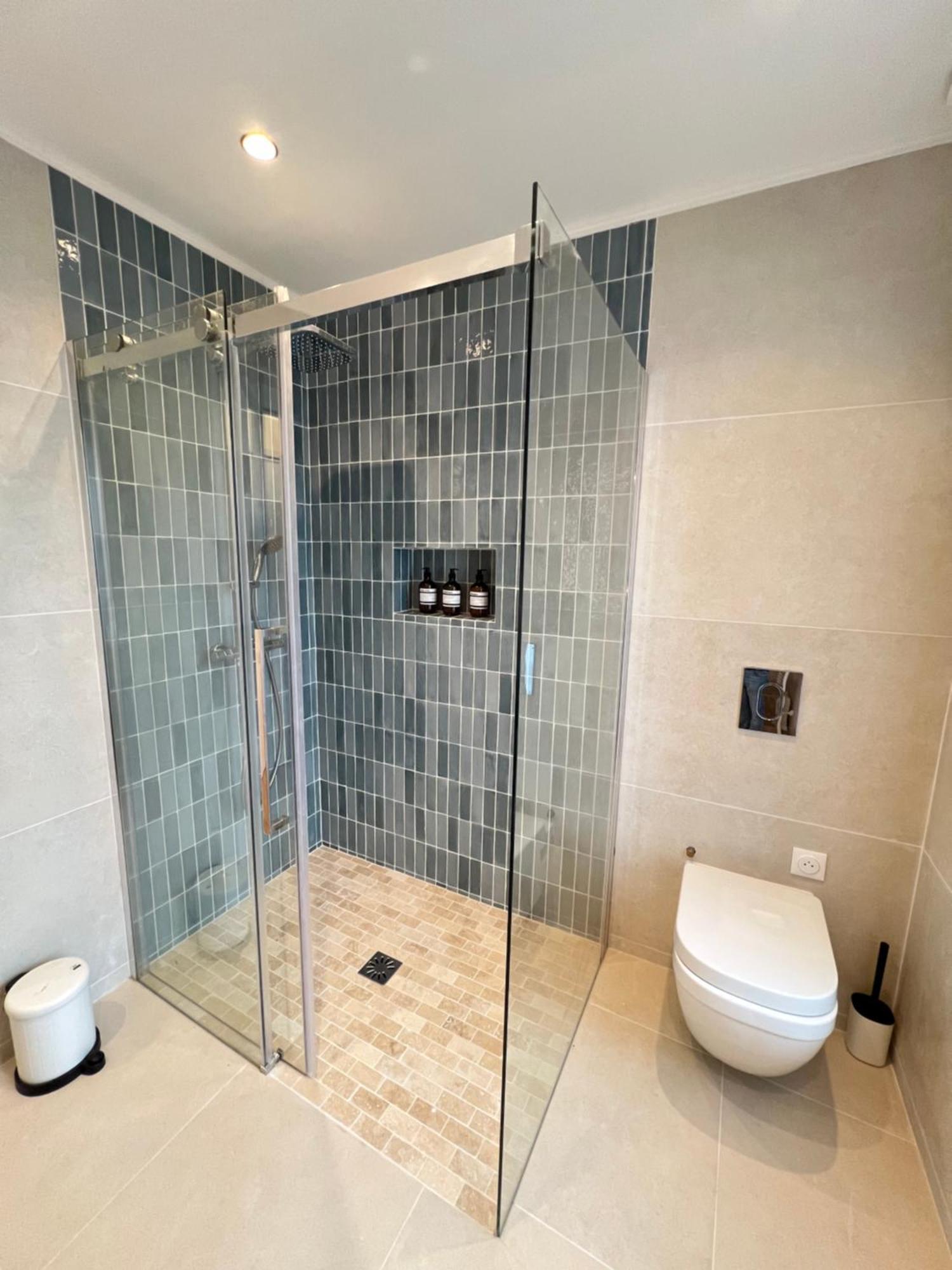 Charming House 2br, 100m To Rer B Laplace Station *
